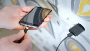 اشتباهات رایج در شارژ کردن گوشی